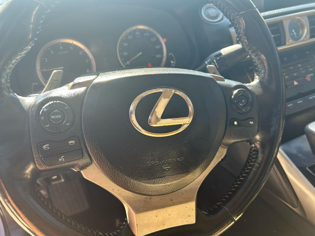 LEXUS IS 200T