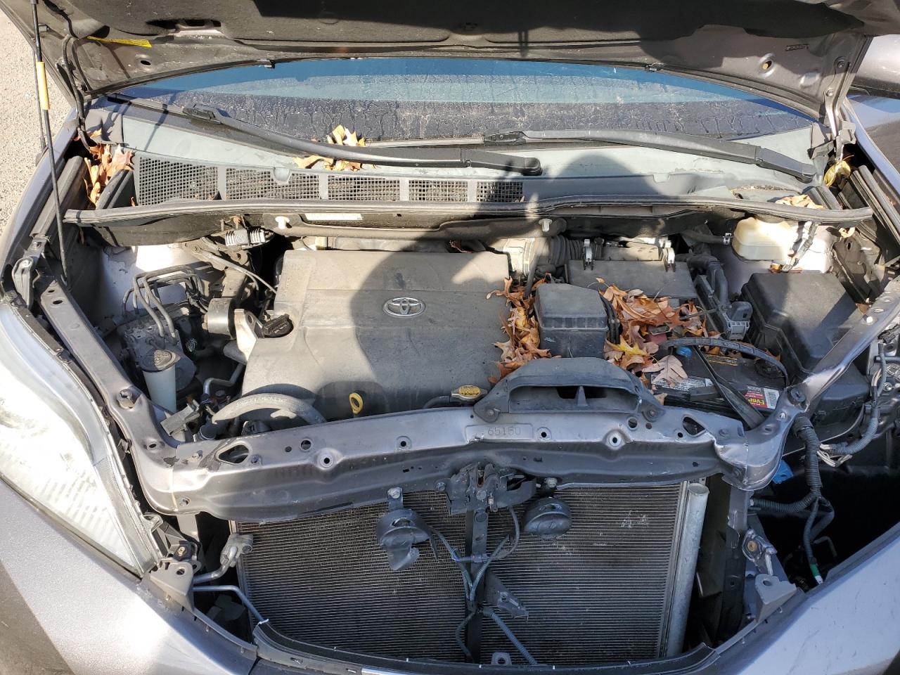 Lot #3291451501 2014 TOYOTA SIENNA LE