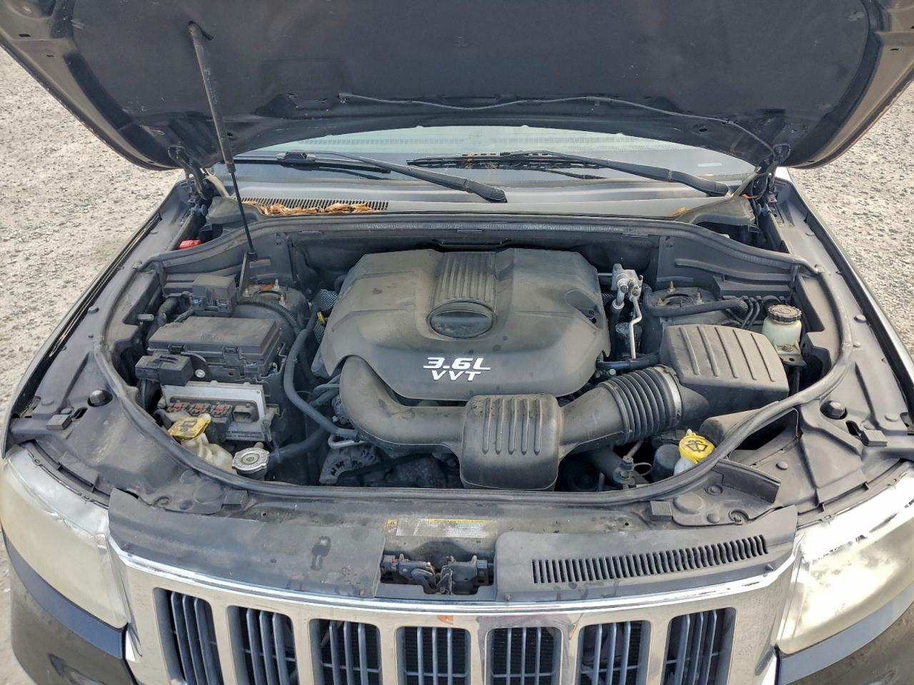 JEEP GRAND CHEROKEE LAREDO