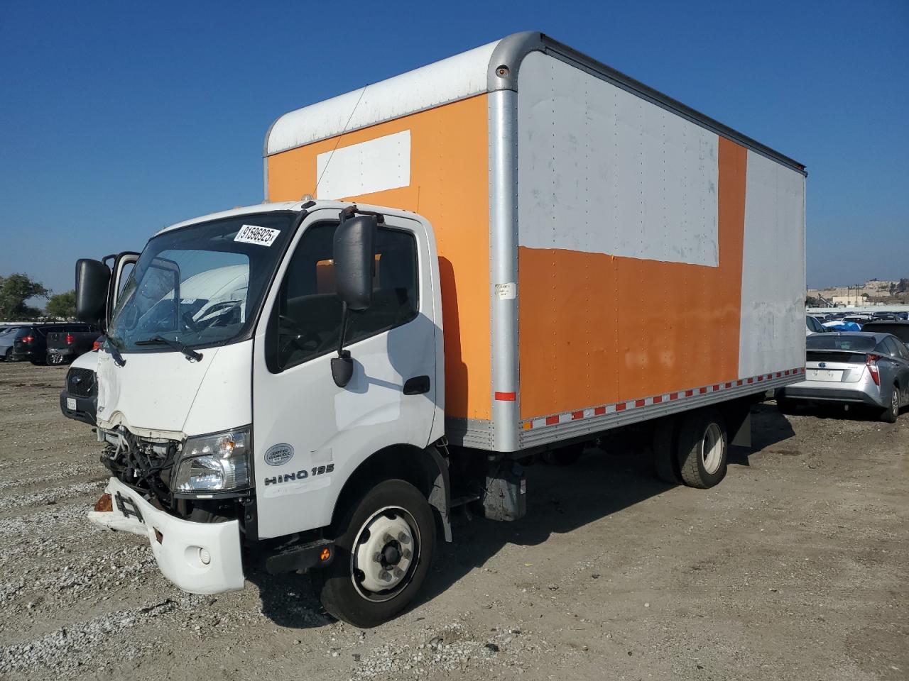 Lot #3293268464 2018 HINO 195