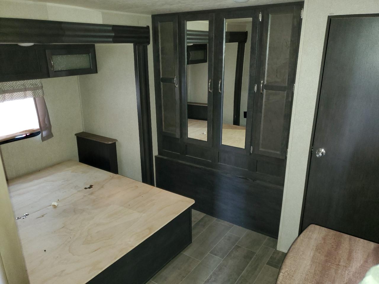 Lot #3302734091 2018 FOREST RIVER PUMA PUT32RK