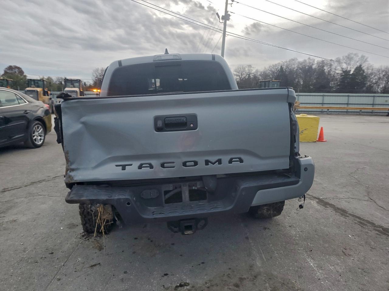 TOYOTA TACOMA DOUBLE CAB