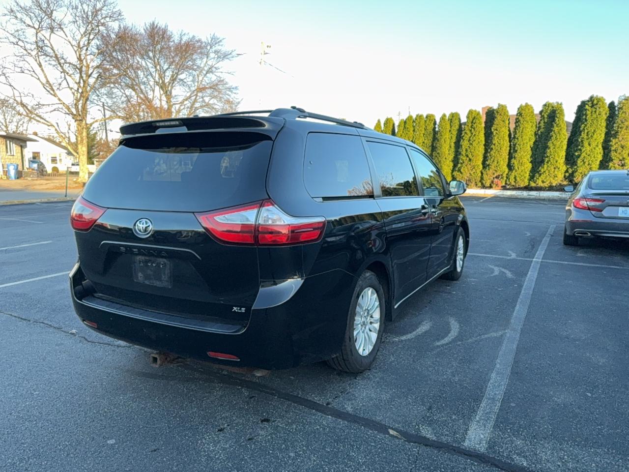 TOYOTA SIENNA XLE