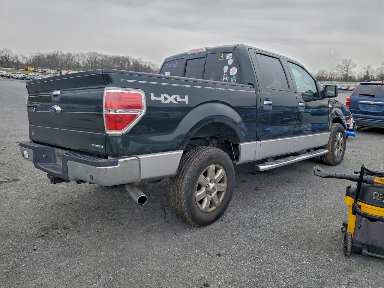 FORD F-150 SUPERCREW