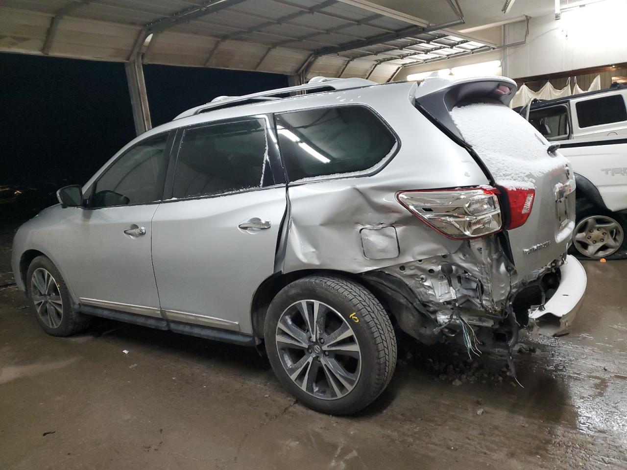 NISSAN PATHFINDER PLATINUM