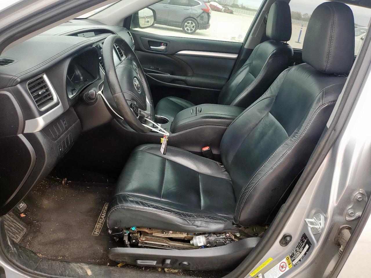 TOYOTA HIGHLANDER XLE