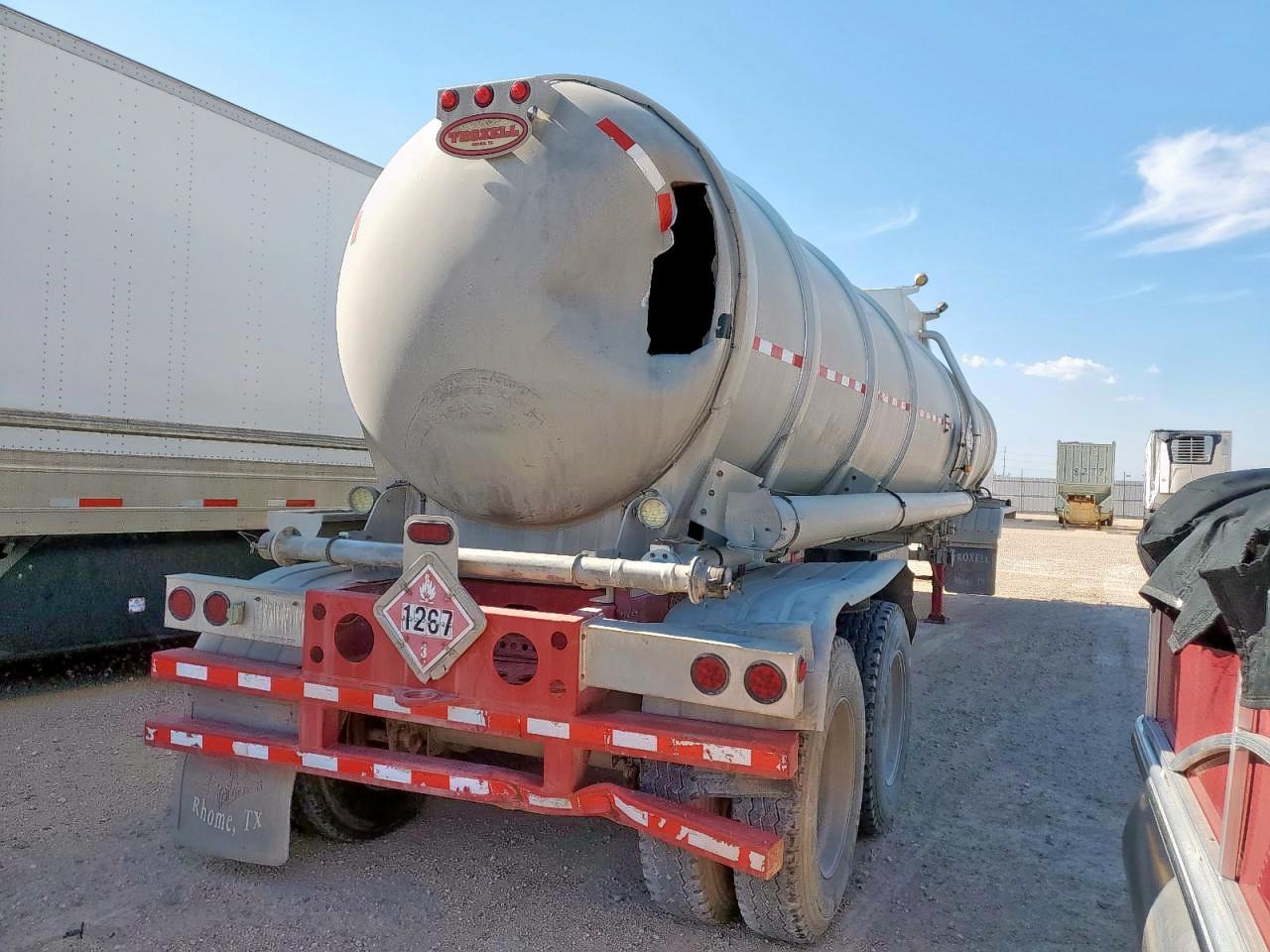 Lot #3285643268 2016 TROXELL TANKER