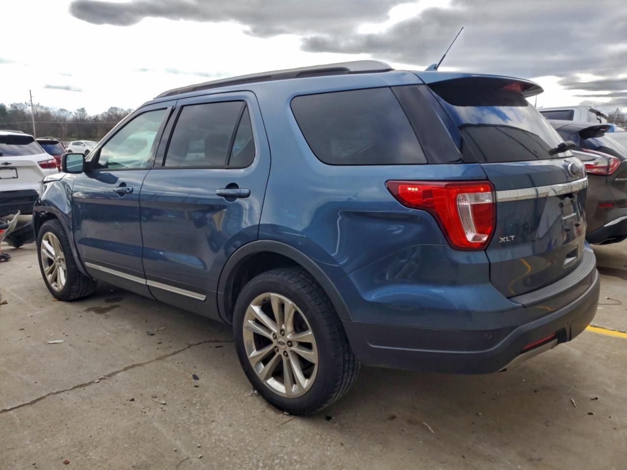 FORD EXPLORER XLT