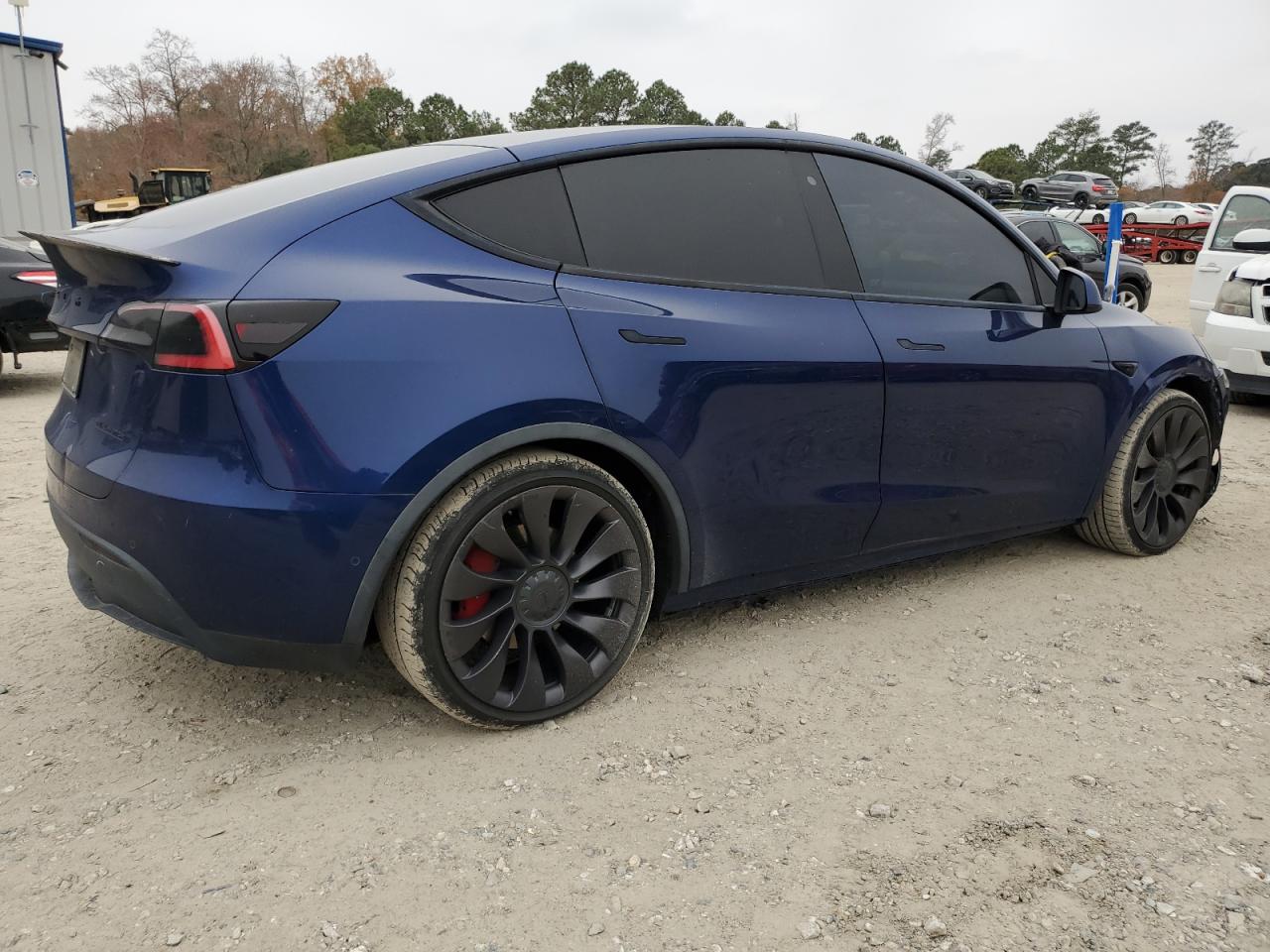 TESLA MODEL Y