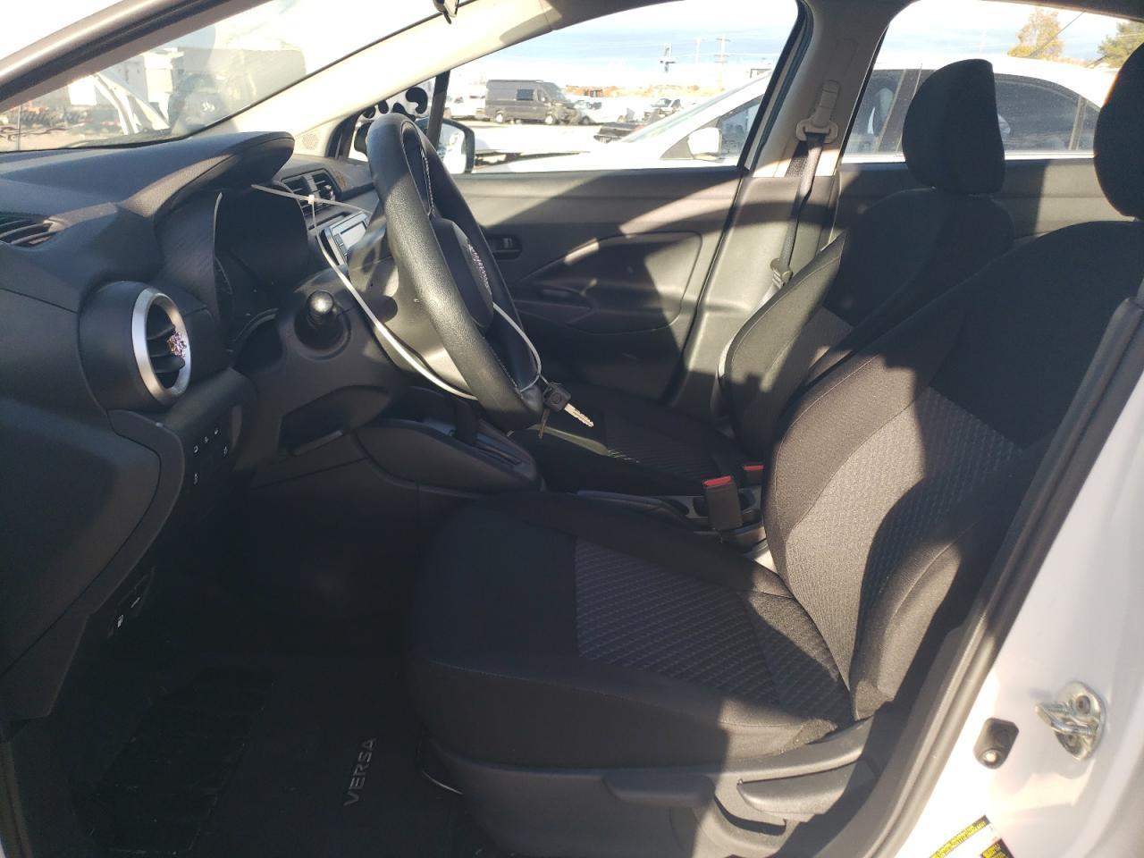 NISSAN VERSA S