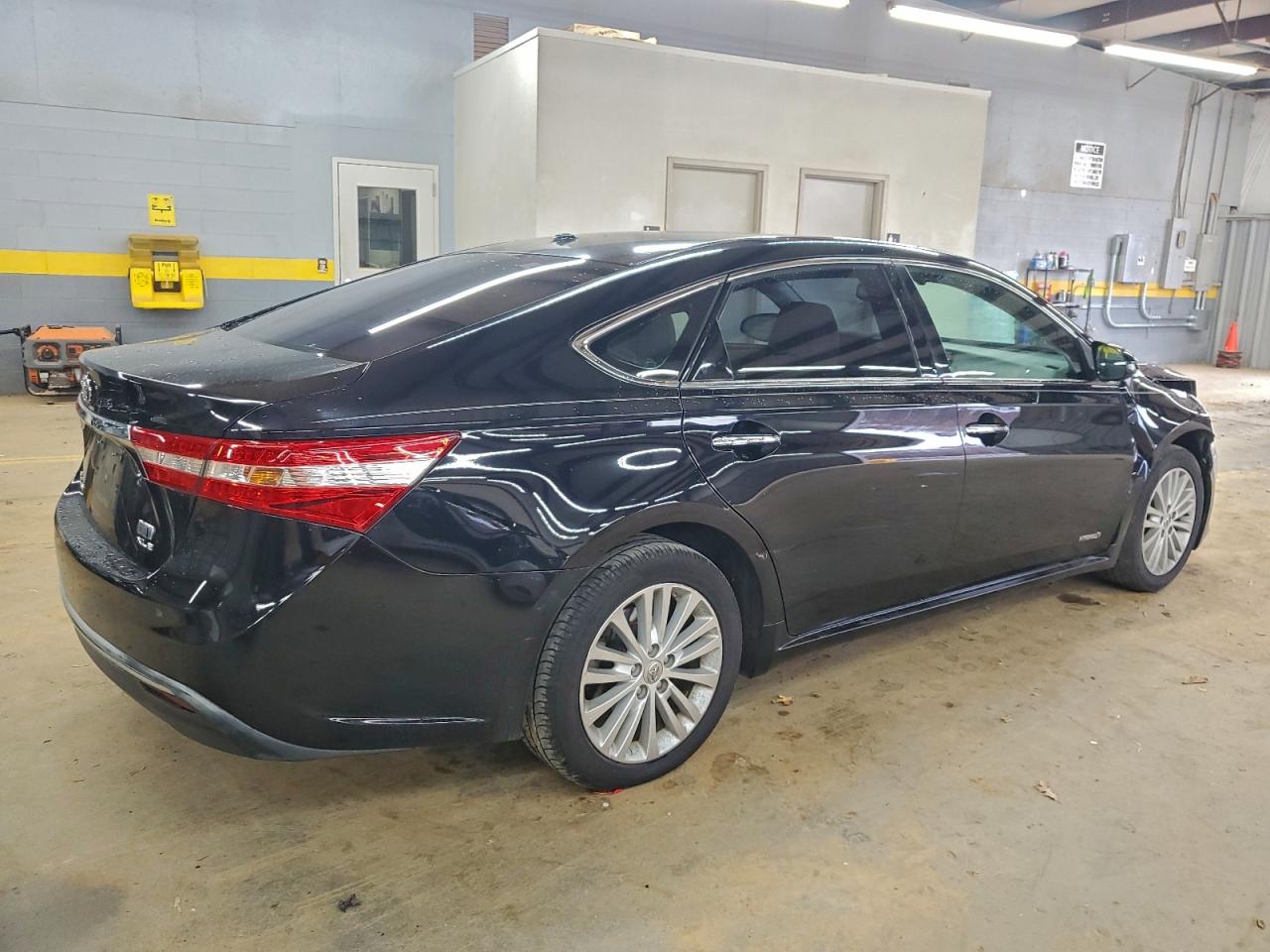 TOYOTA AVALON HYBRID