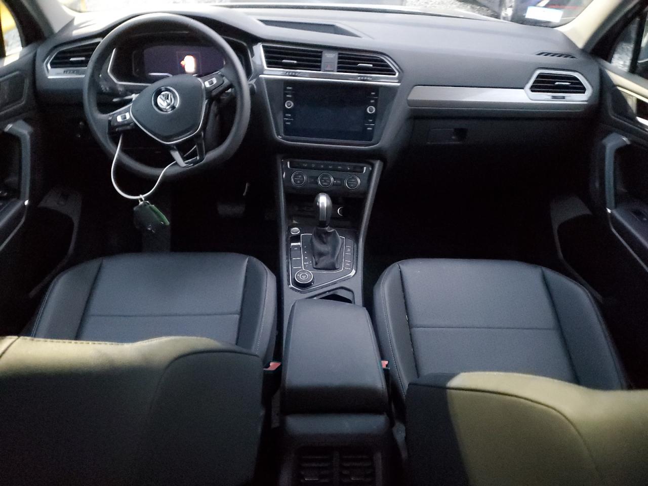 VOLKSWAGEN TIGUAN SE