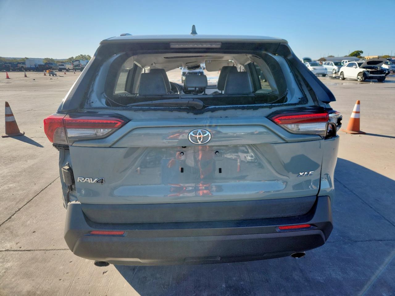 TOYOTA RAV4 XLE PREMIUM