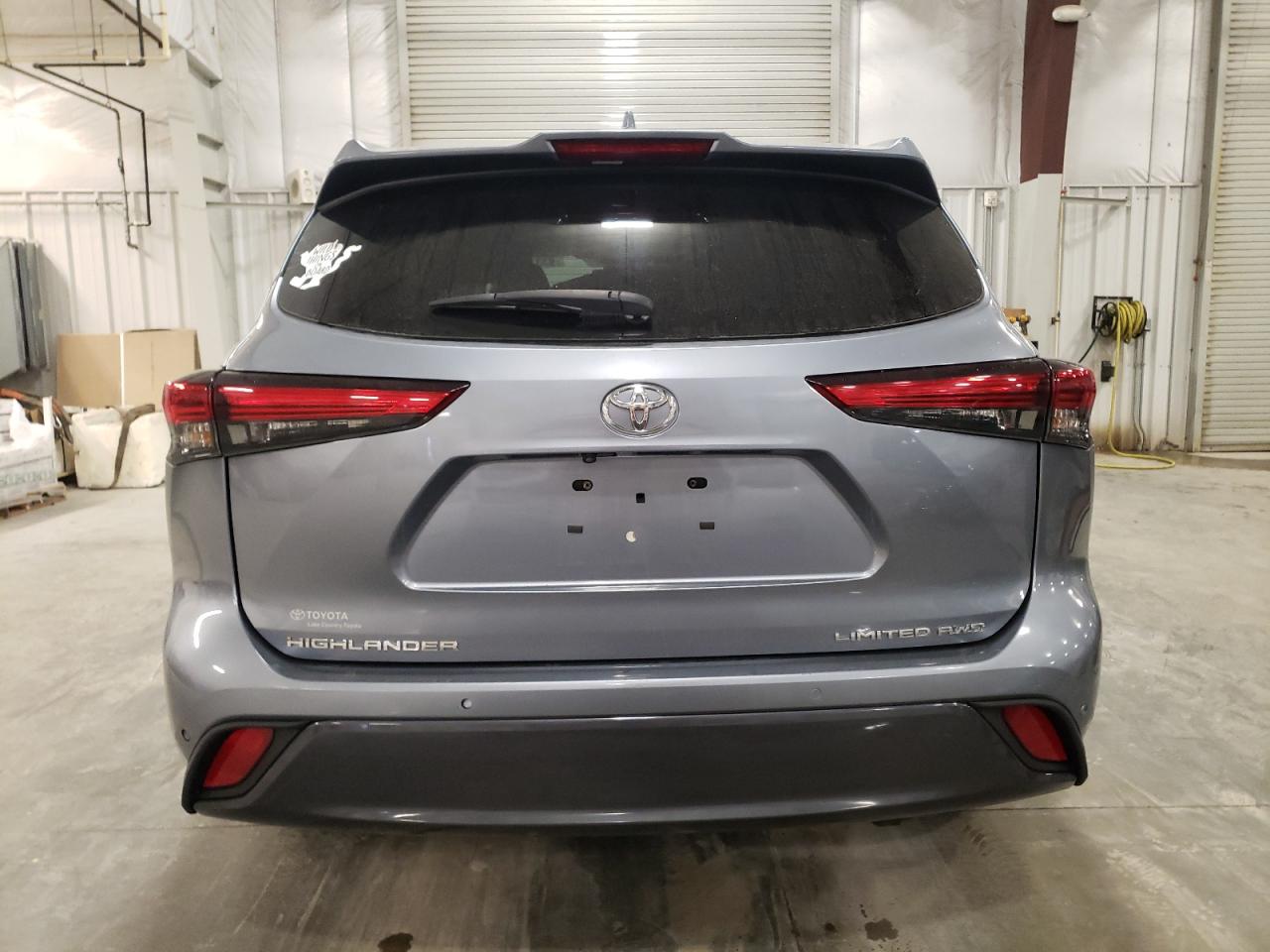 Lot #3317724081 2020 TOYOTA HIGHLANDER