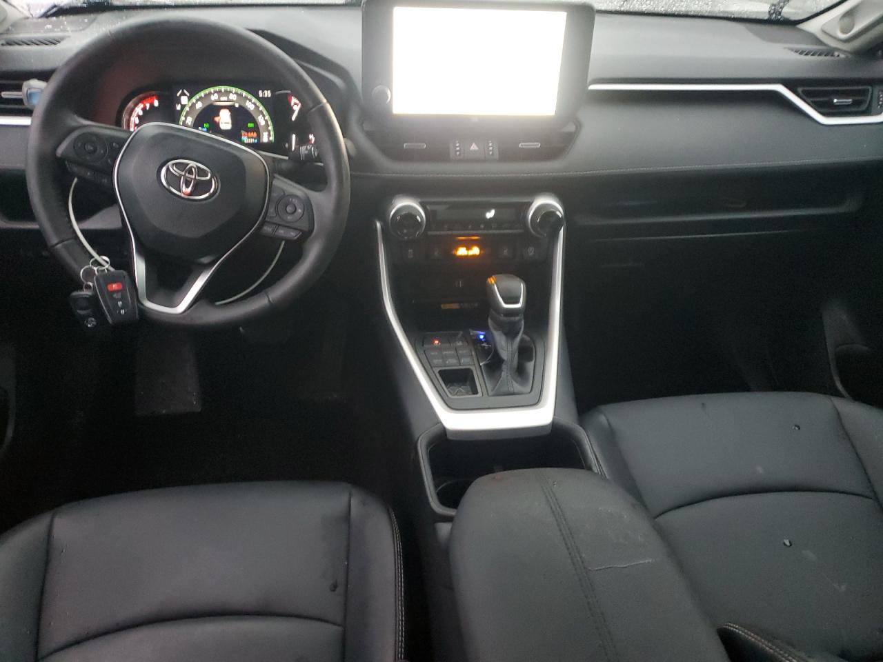 TOYOTA RAV4 XLE PREMIUM