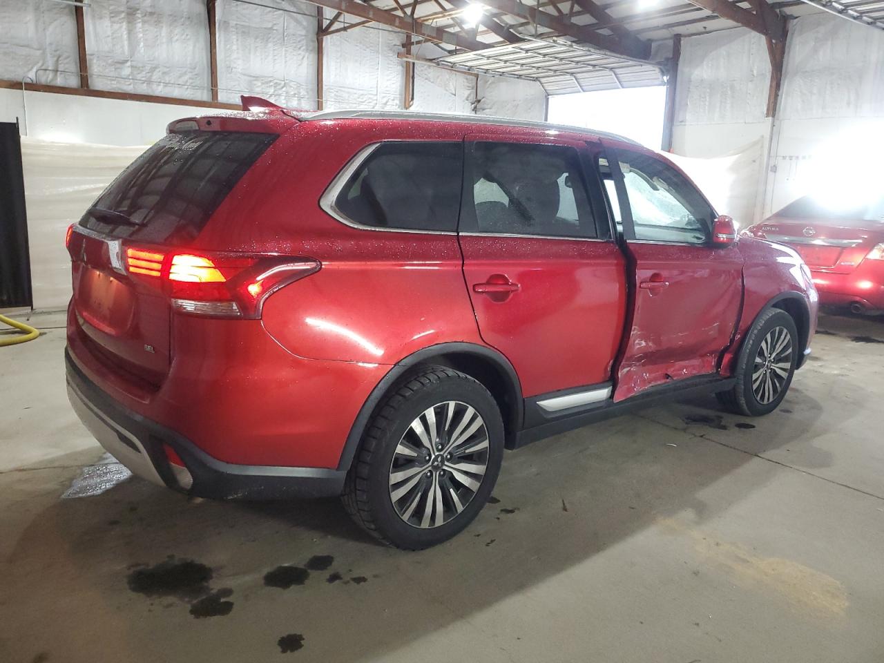 MITSUBISHI OUTLANDER SE
