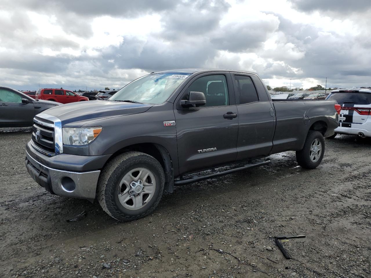 TOYOTA TUNDRA DOUBLE CAB SR5
