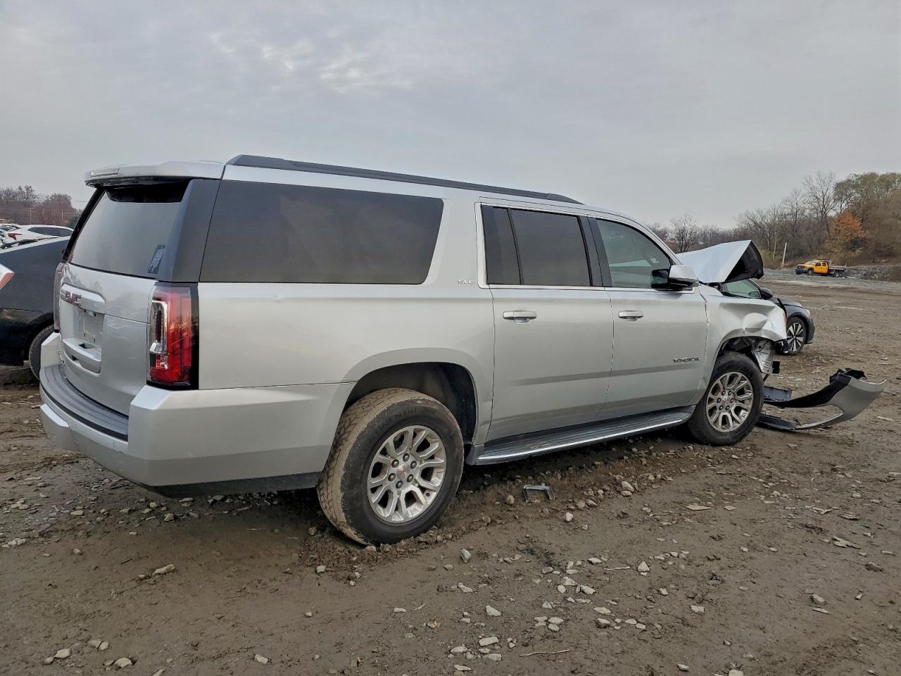 GMC YUKON C1500 SLE