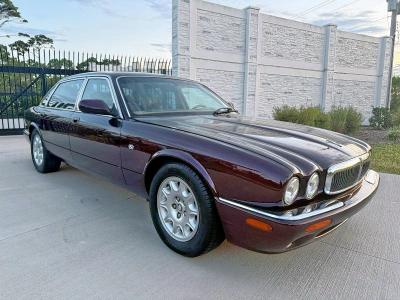 Global Auto Auctions: 2000 JAGUAR XJ8 L