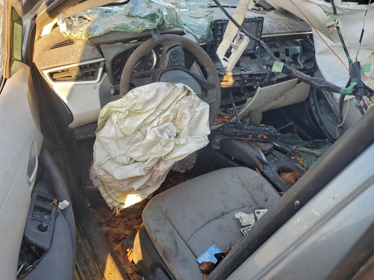 Lot #3301702649 2021 TOYOTA COROLLA LE