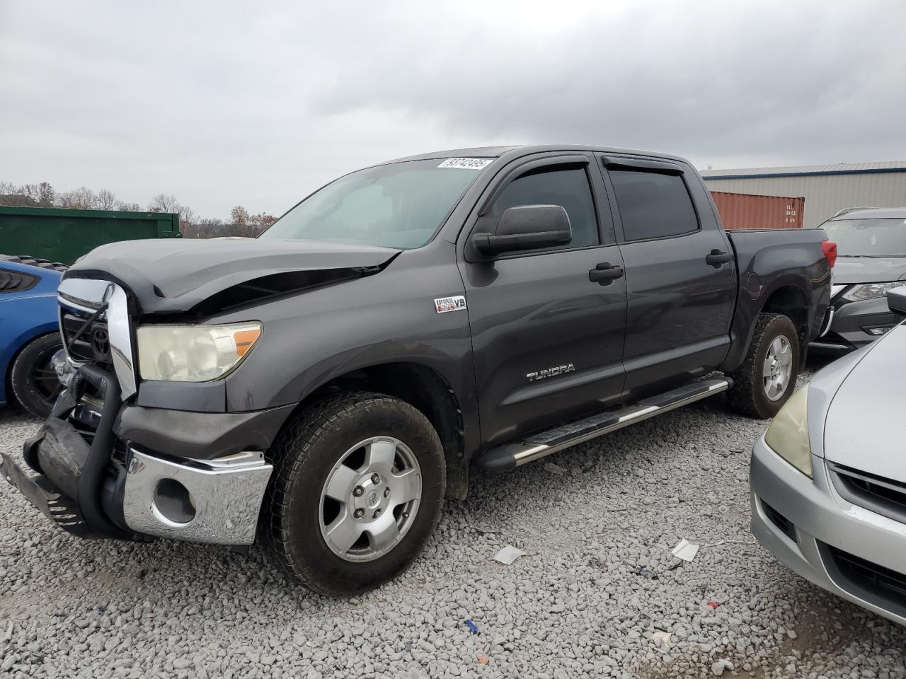 TOYOTA TUNDRA CREWMAX SR5