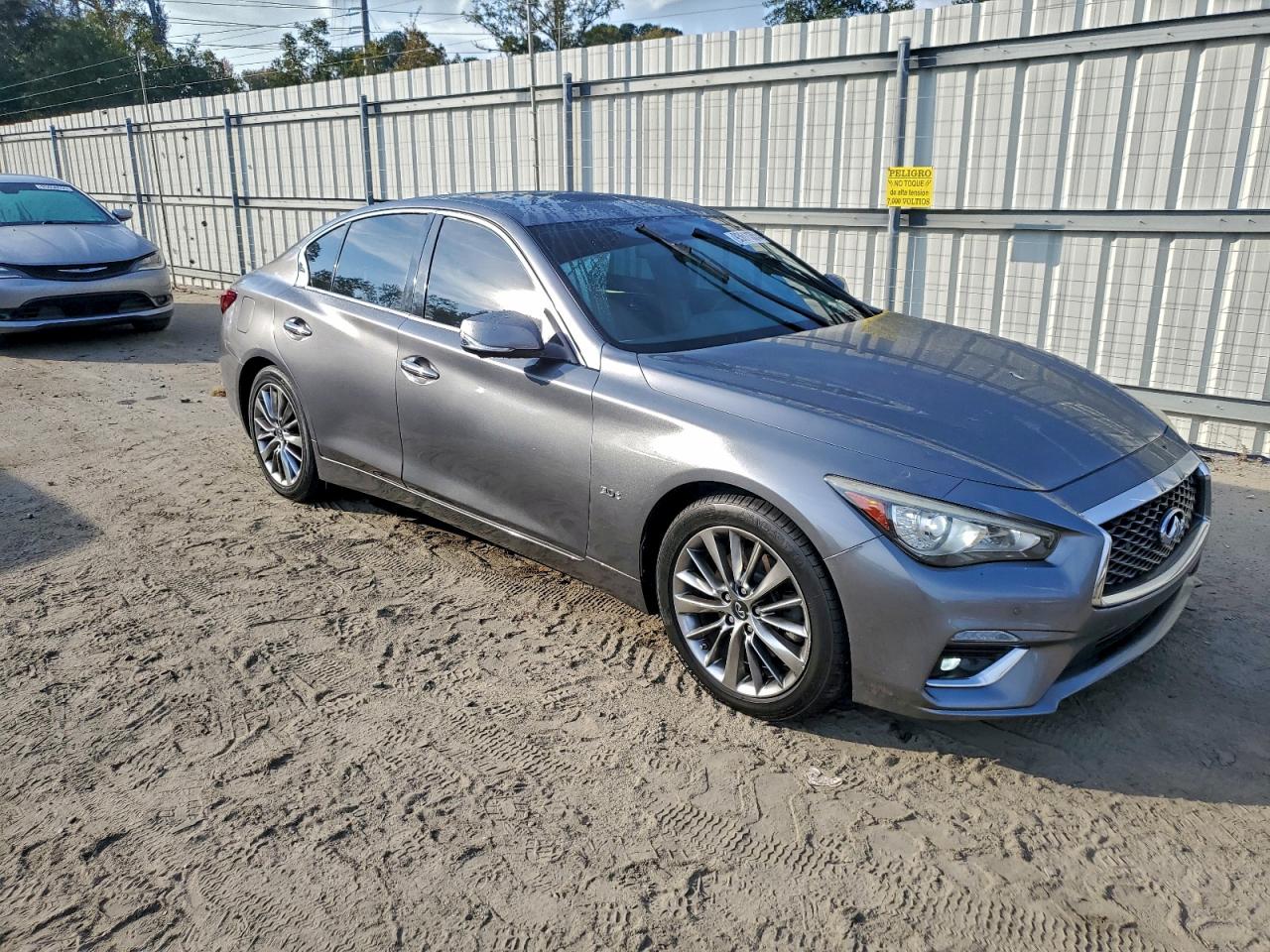 INFINITI Q50 LUXE