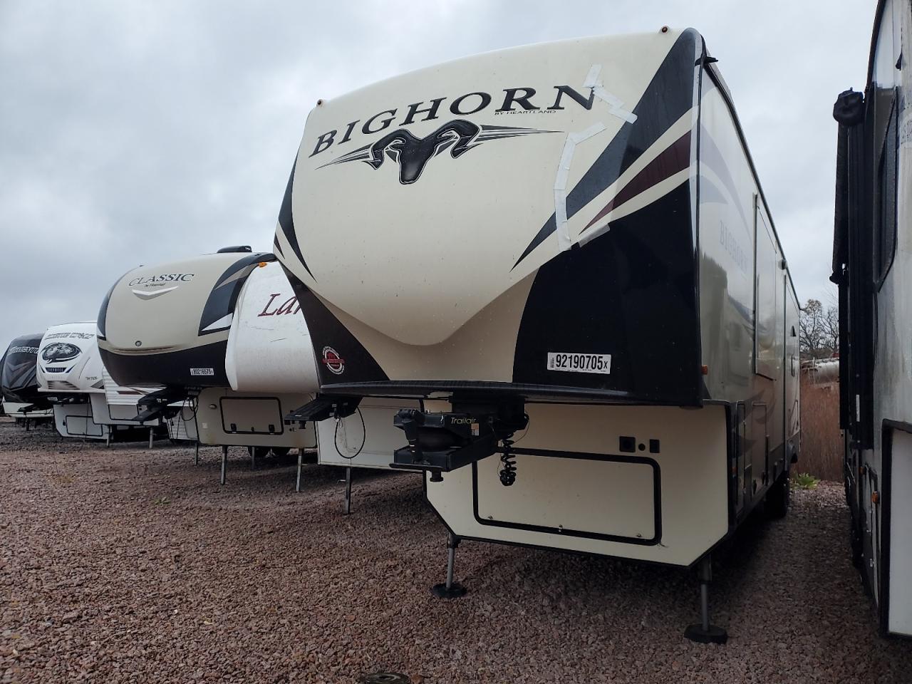 Lot #3283804440 2018 HEART LAND FIFTHWHEEL