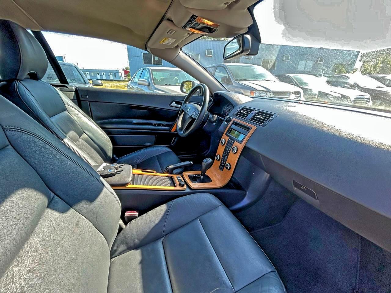 Lot #3297074529 2008 VOLVO C70 T5