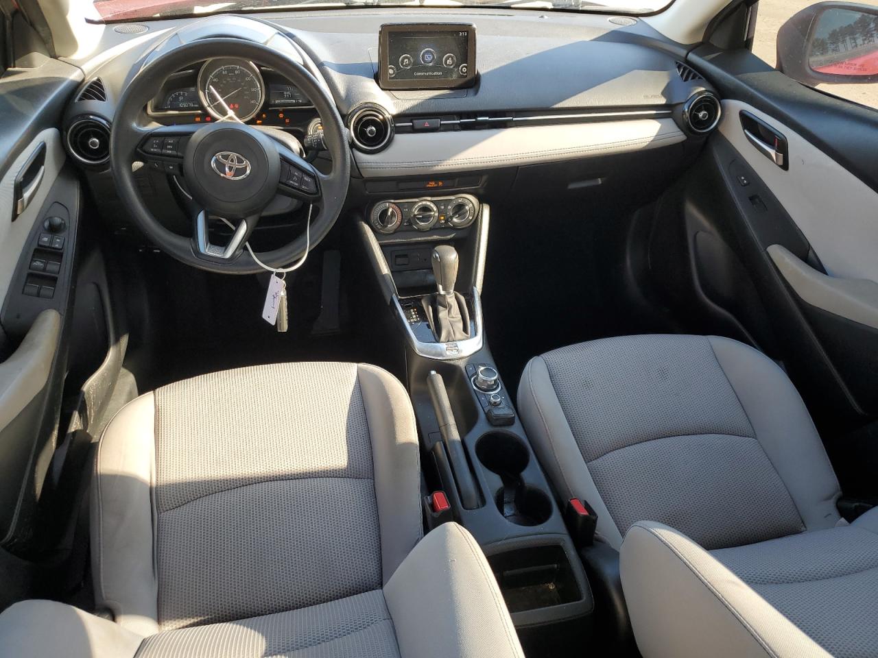 TOYOTA YARIS L