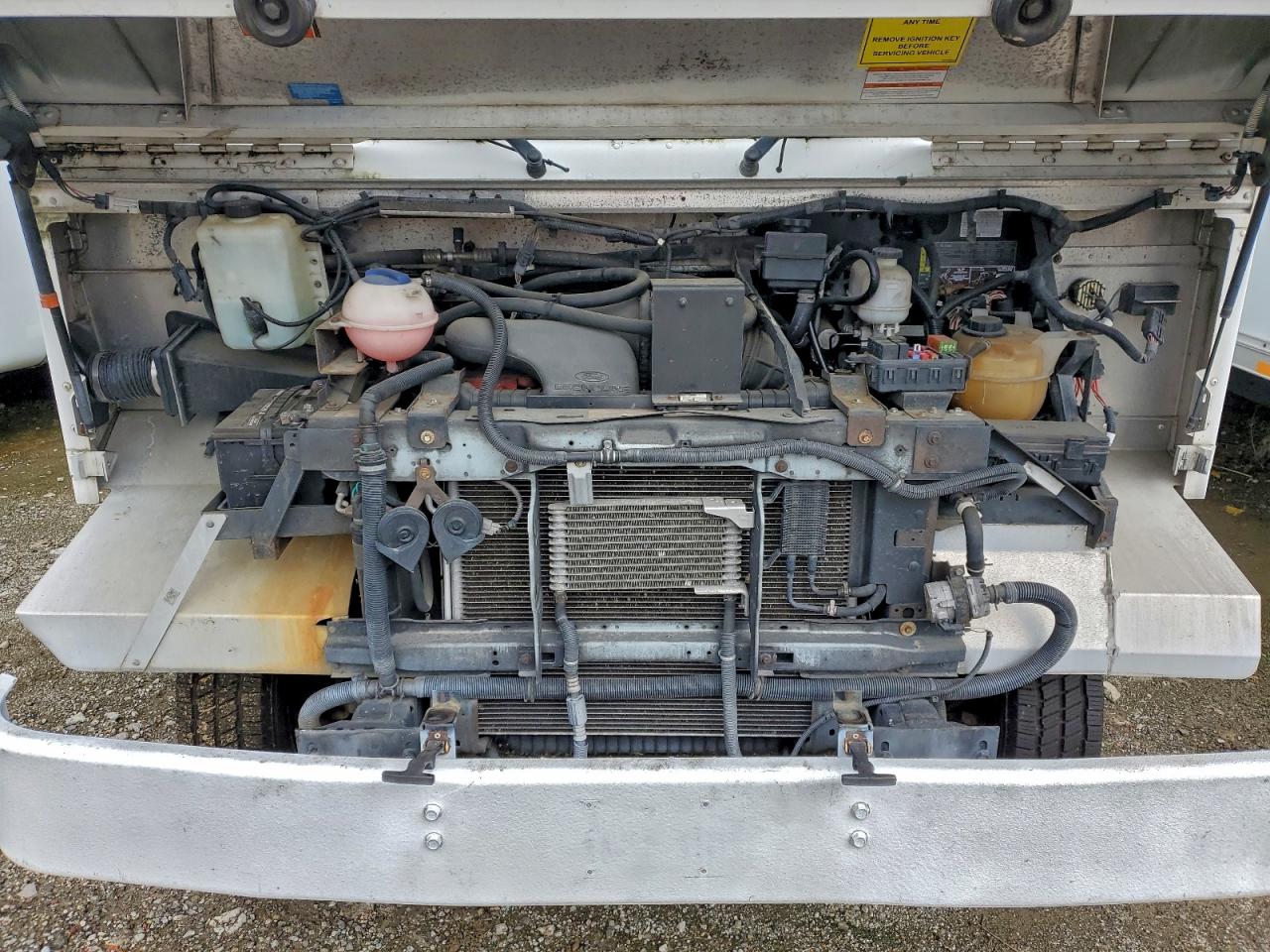 FORD ECONOLINE E450 SUPER DUTY COMMERCIAL STRIPPED CHASSIS