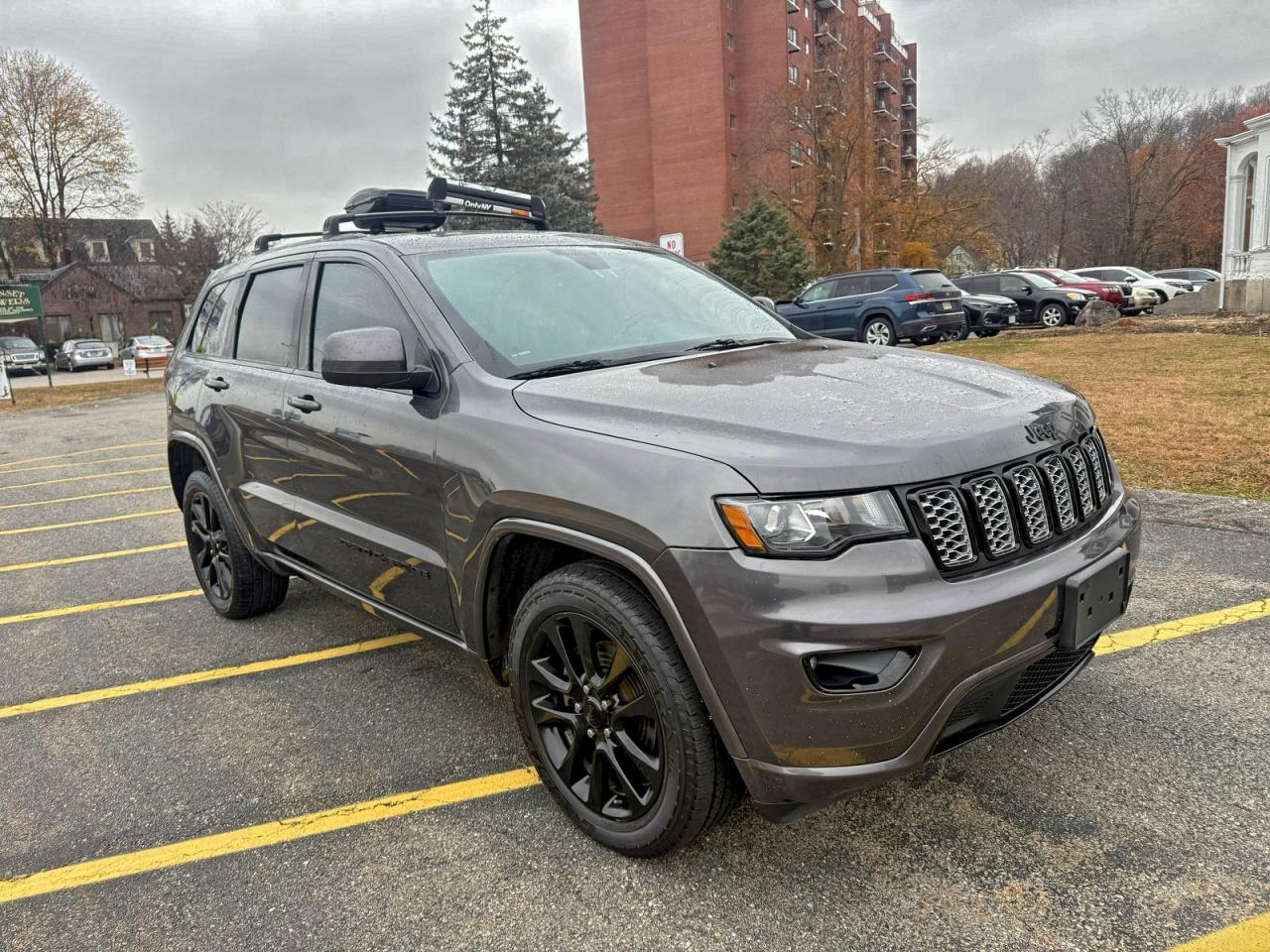 JEEP GRAND CHEROKEE LAREDO