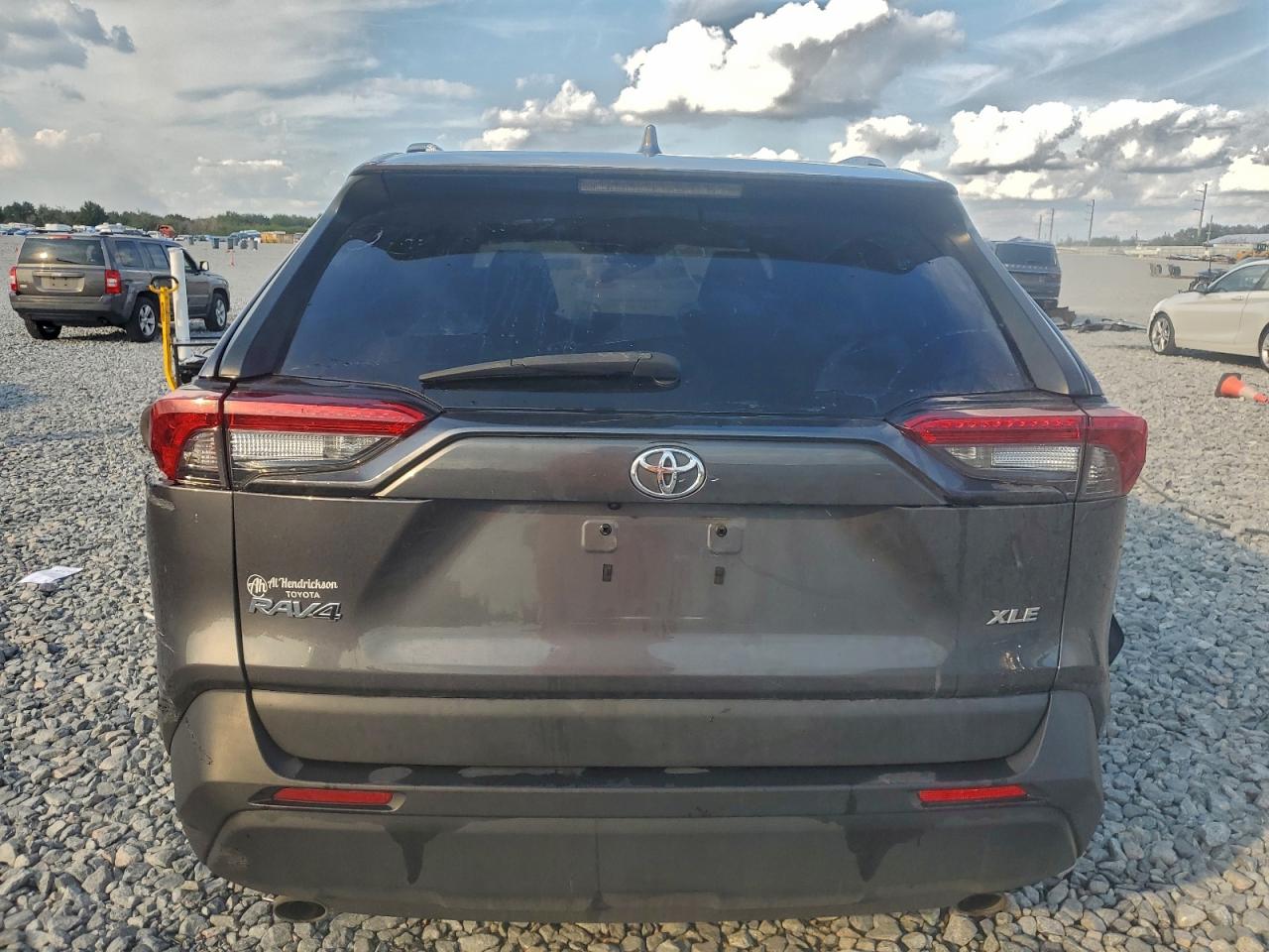TOYOTA RAV4 XLE