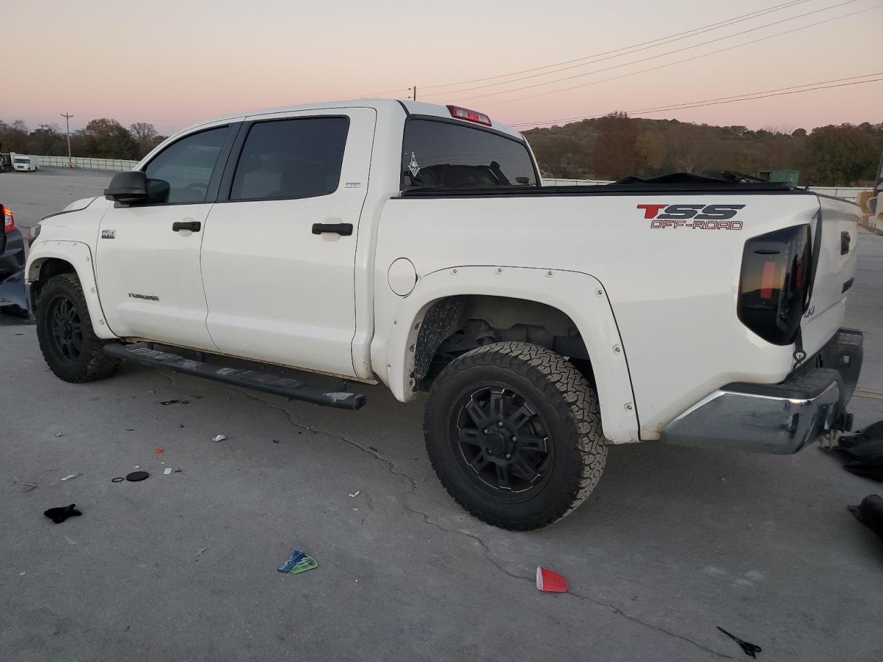 Lot #3308407281 2016 TOYOTA TUNDRA CRE