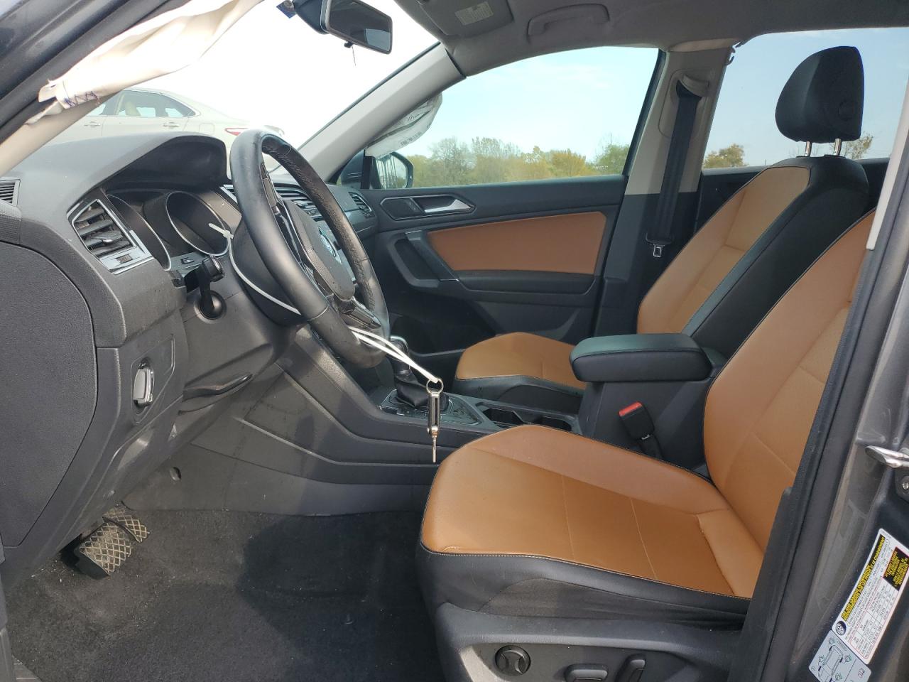 VOLKSWAGEN TIGUAN SE