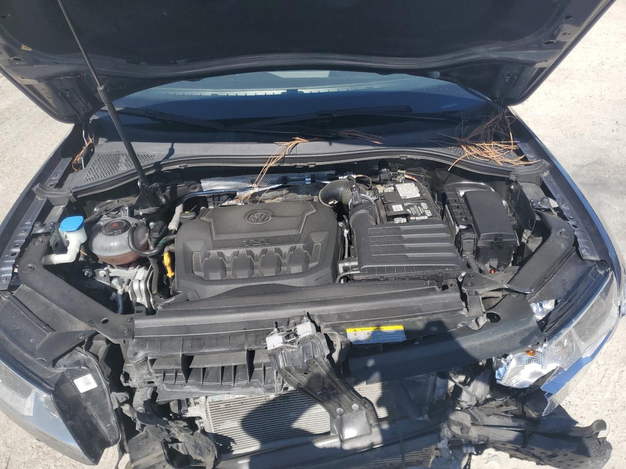 VOLKSWAGEN TIGUAN SE