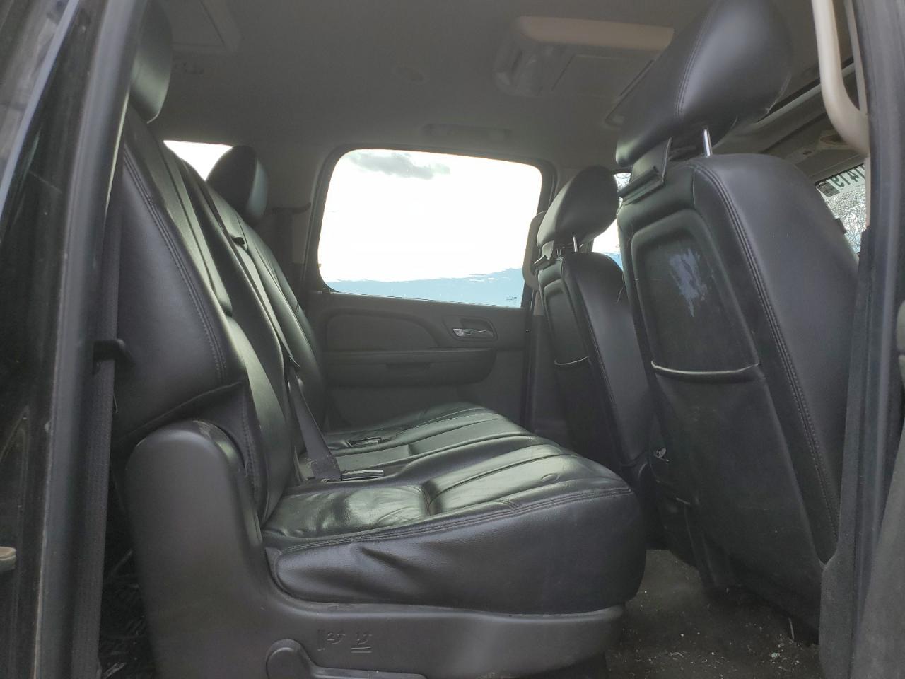 CHEVROLET SUBURBAN K1500 LT