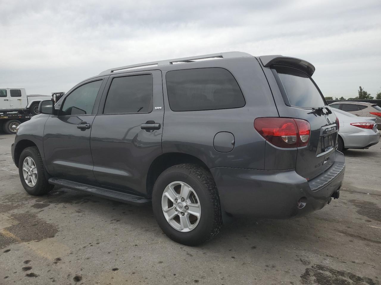 TOYOTA SEQUOIA SR5