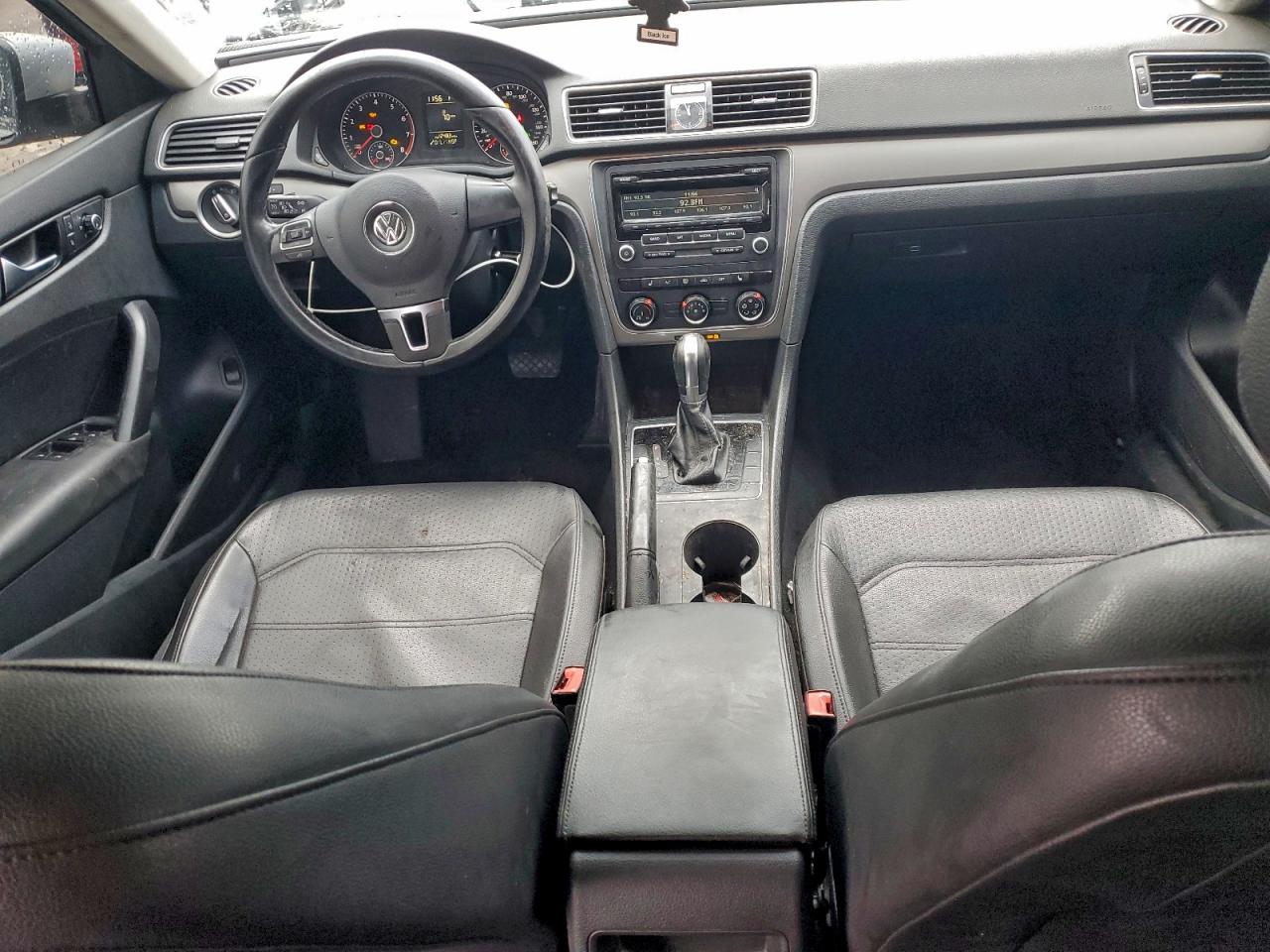 VOLKSWAGEN PASSAT S