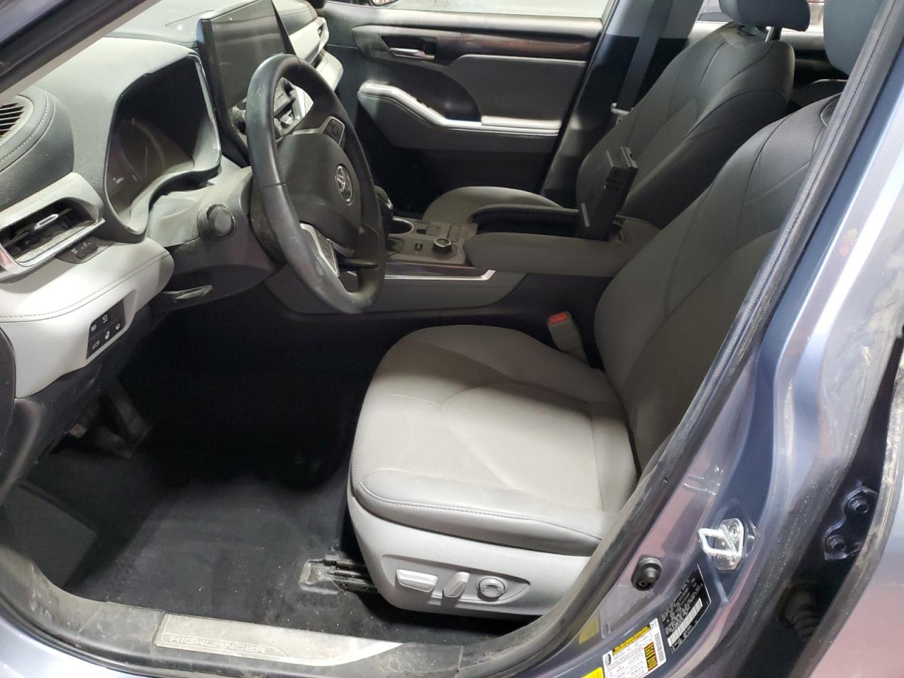 TOYOTA HIGHLANDER PLATINUM