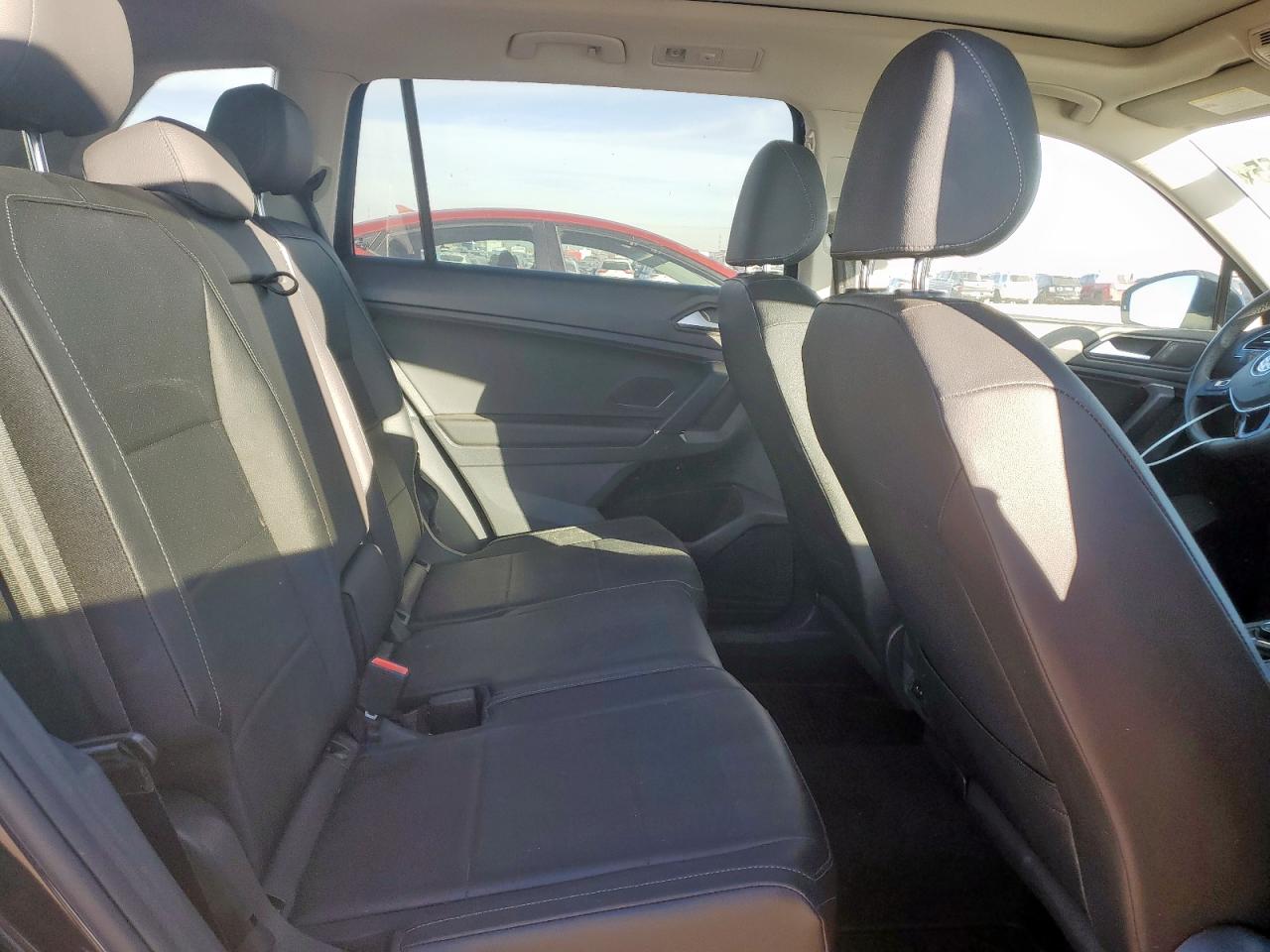 VOLKSWAGEN TIGUAN SE