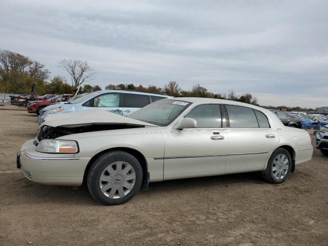 Global Auto Auctions: 2005 LINCOLN TOWN CAR S