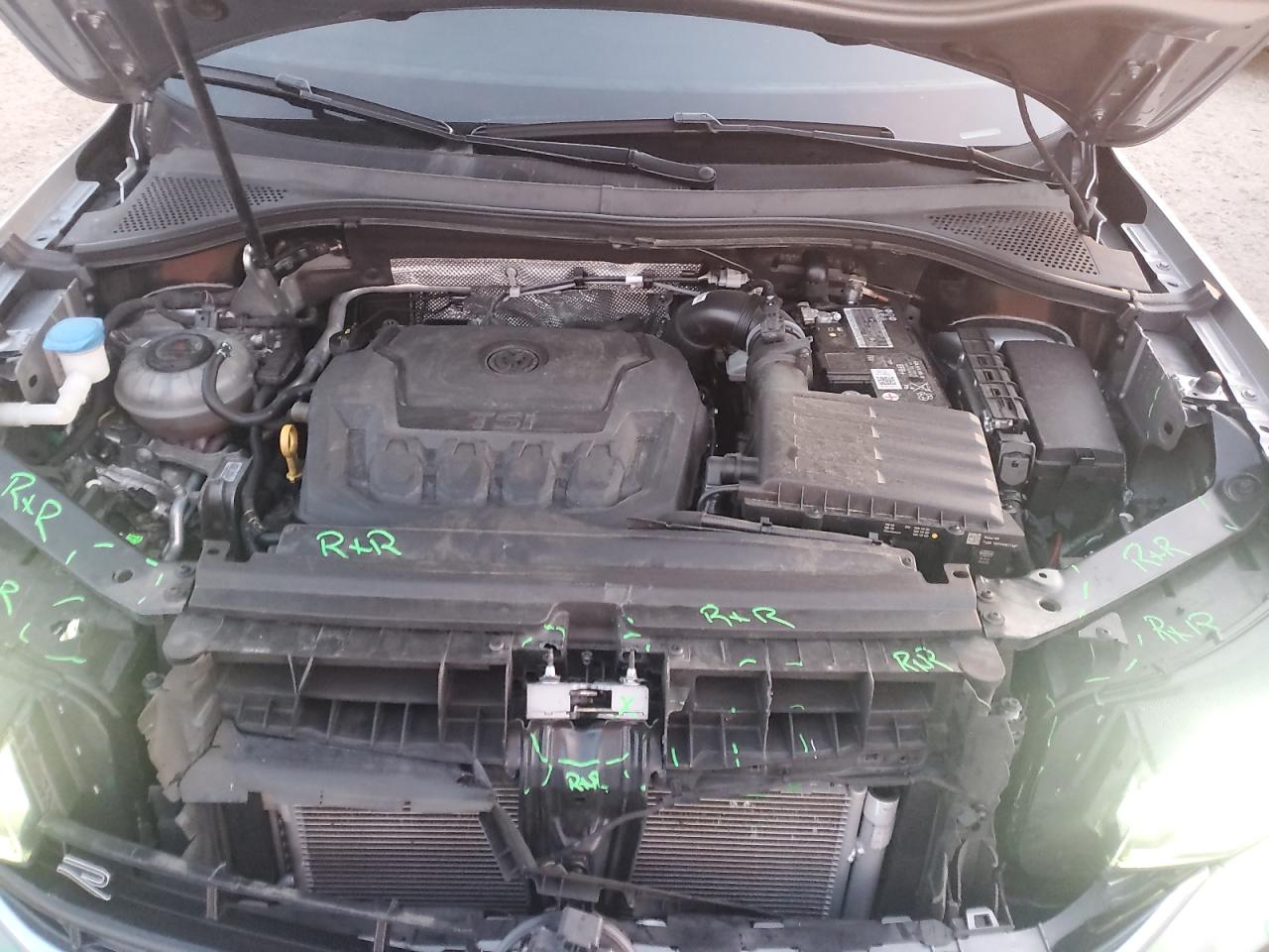 VOLKSWAGEN TIGUAN SE R-LINE BLACK