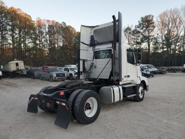 2017 VOLVO VN VNL #3292427568