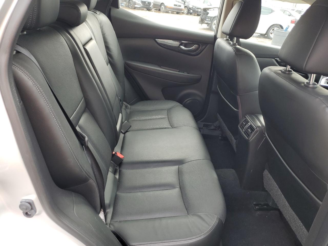 NISSAN ROGUE SPORT S