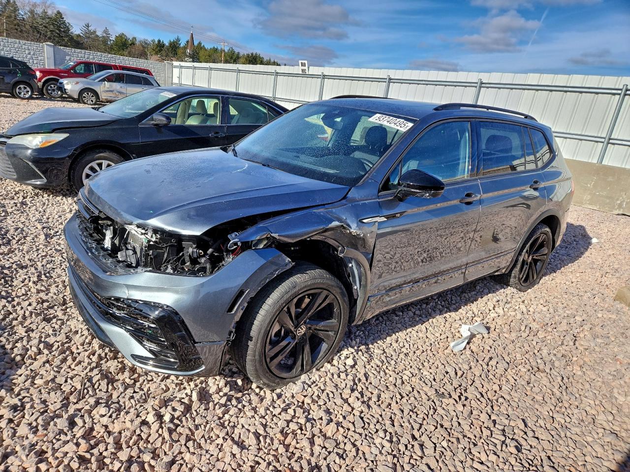 VOLKSWAGEN TIGUAN SE R-LINE BLACK