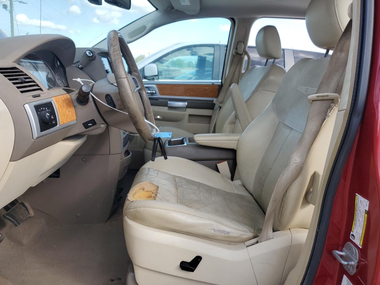 CHRYSLER TOWN & COUNTRY LIMITED