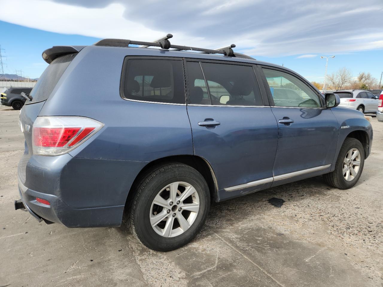TOYOTA HIGHLANDER HYBRID