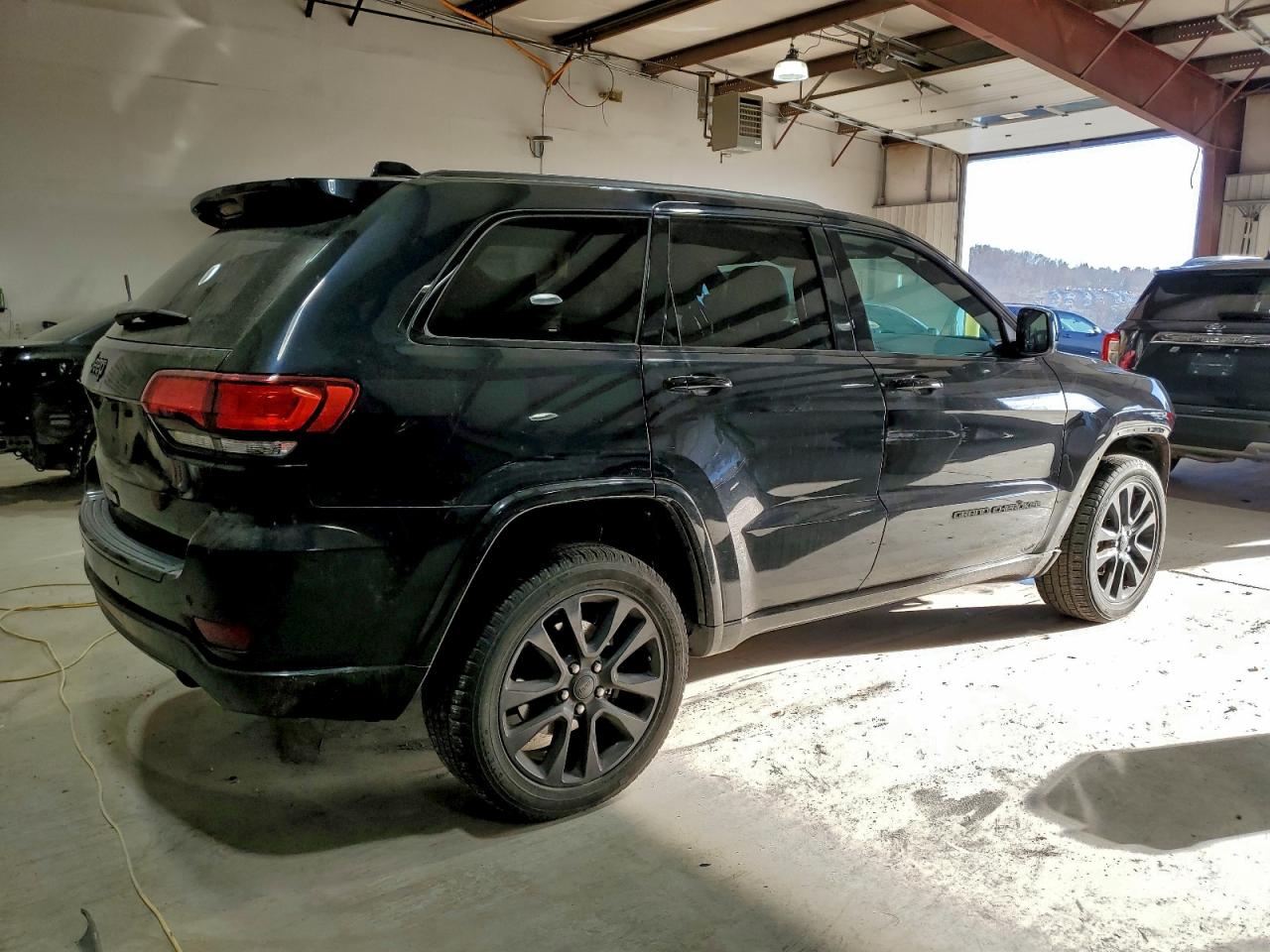 JEEP GRAND CHEROKEE LAREDO