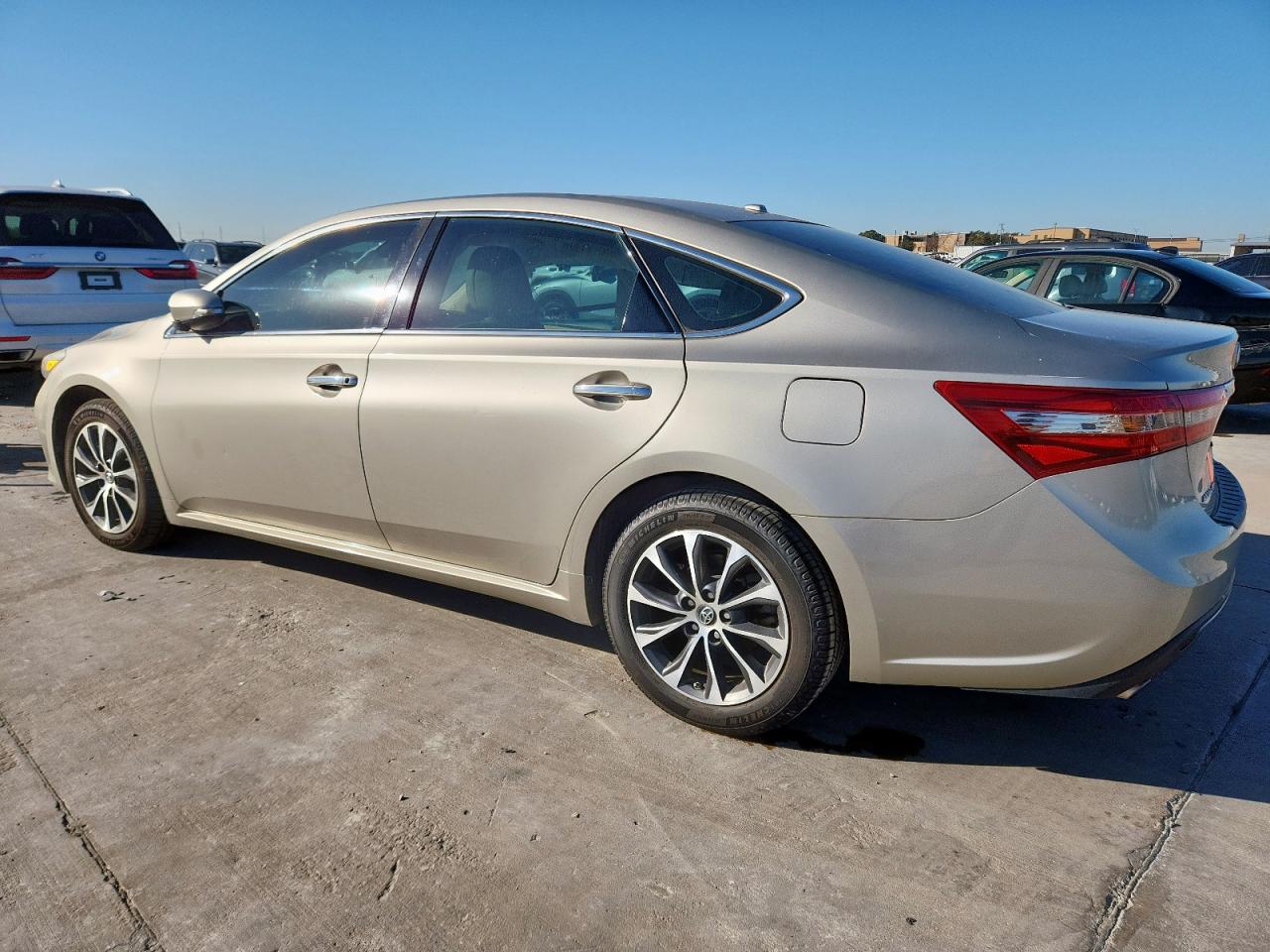 TOYOTA AVALON XLE