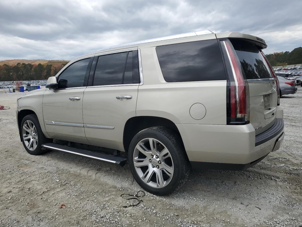 CADILLAC ESCALADE PREMIUM